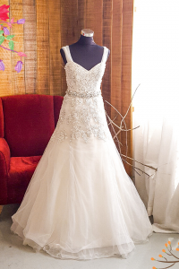 502WL02 XJ Plus A line Silver Alencon Lace Top Plus Size Bride Malaysia Dress Rental,