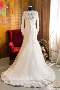 76LLWL03 LL Plus Long Sleeves V neck Chantily Lace Trumpet b Plus Size Wedding Dress Malaysia,